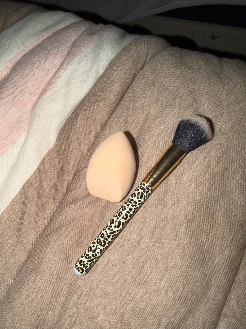 Leopard-Print Makeup Brush and Peach Sponge Set - Women Makeup